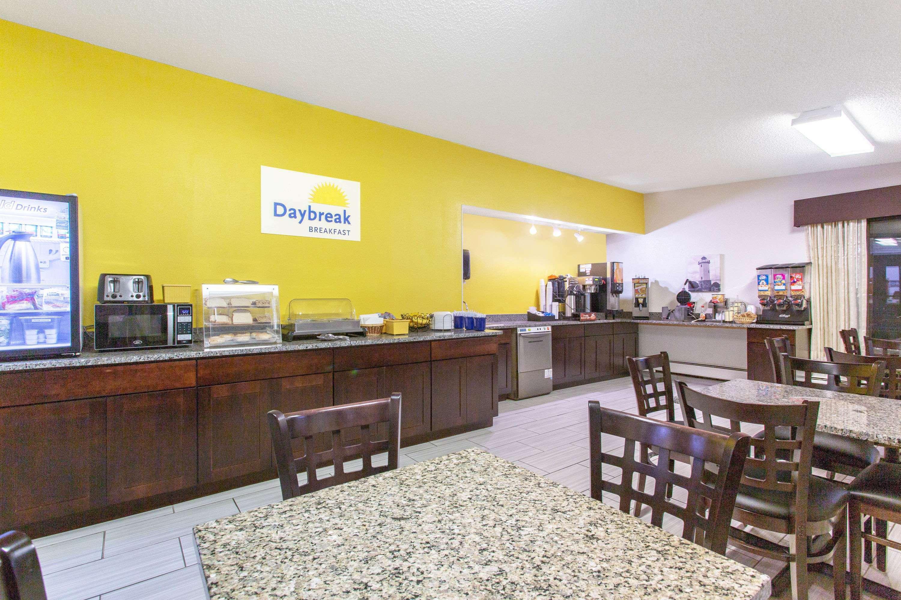 Days Inn By Wyndham Fond Du Lac Ngoại thất bức ảnh