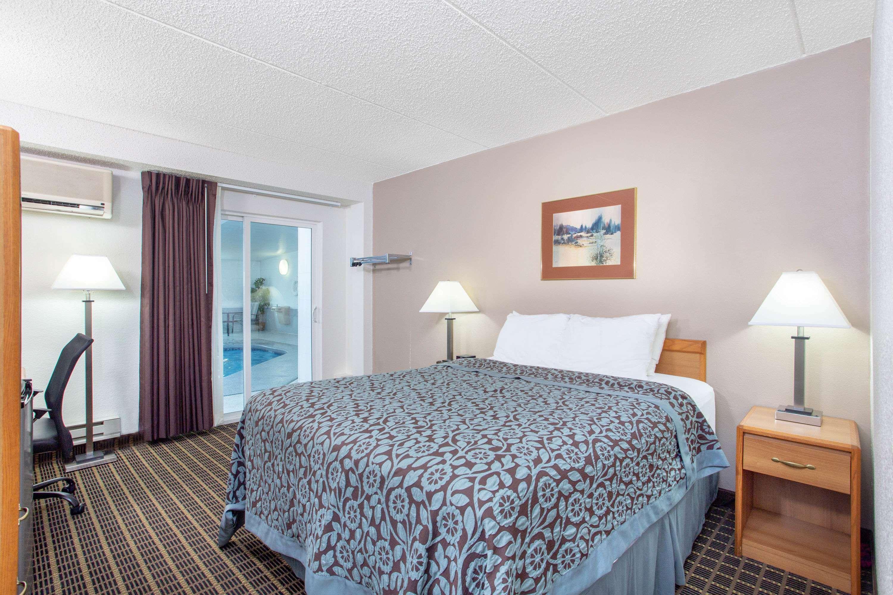 Days Inn By Wyndham Fond Du Lac Ngoại thất bức ảnh